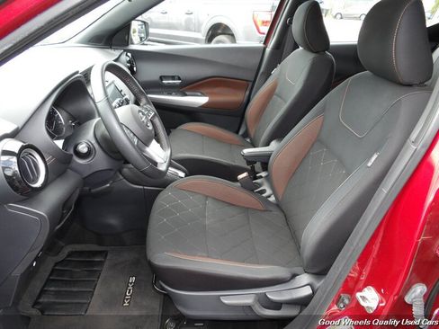 Used 2020 Nissan Kicks SR FWD image 13
