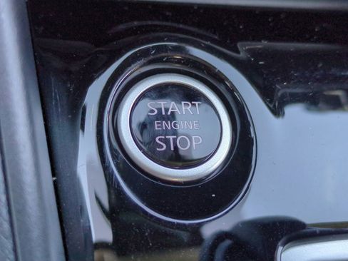 Used 2025 Nissan Versa SV image 25