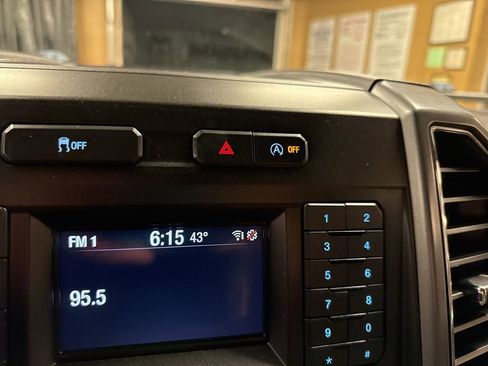 Used 2018 Ford F150 XLT image 30