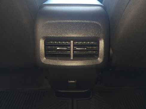 Used 2018 Chevrolet Equinox LT AWD/4WD image 27