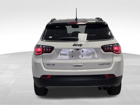 Certified 2022 Jeep Compass Limited image 19