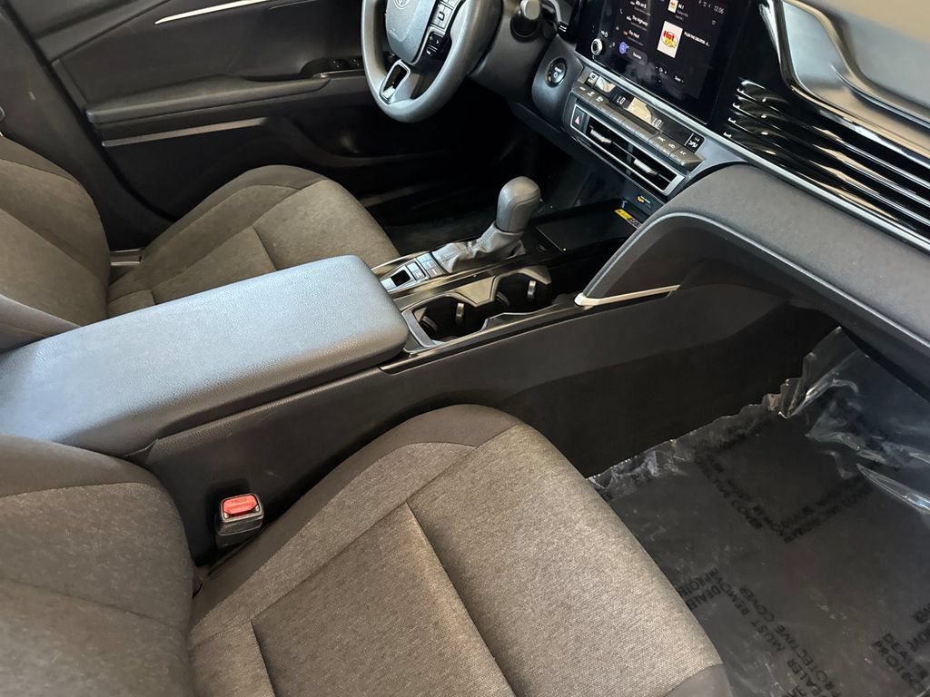 Used 2025 Toyota Camry LE FWD image 14