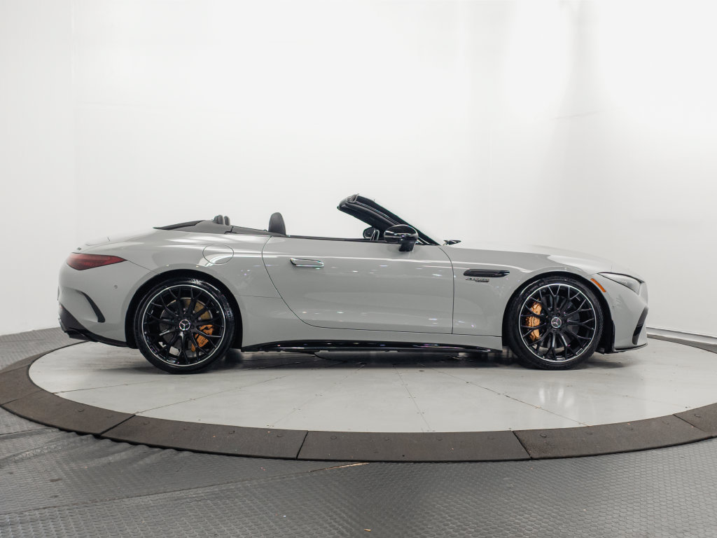 Used 2022 Mercedes-Benz SL 63 AMG 4MATIC w/ AMG Aerodynamic Package image 35