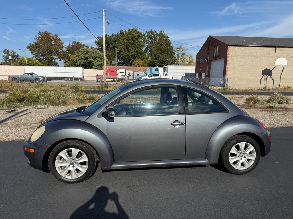 Used 2008 Volkswagen Beetle S FWD image 5