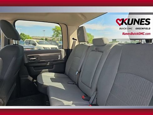 Used 2022 RAM 1500 Classic SLT AWD/4WD image 15
