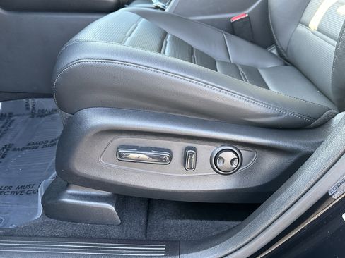 Used 2025 Honda CR-V EX-L image 16