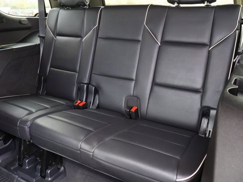 Used 2021 Cadillac Escalade Premium Luxury w/ LPO, Illumination Package image 20