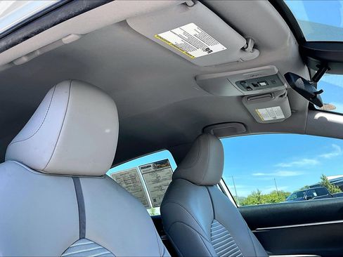 Used 2022 Toyota Camry SE FWD image 27
