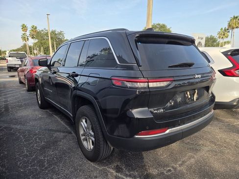Used 2023 Jeep Grand Cherokee Laredo AWD/4WD image 4