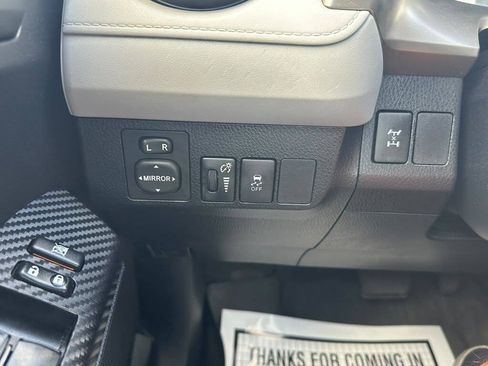 Used 2014 Toyota RAV4 LE w/ Preferred Accessory Package AWD/4WD image 19