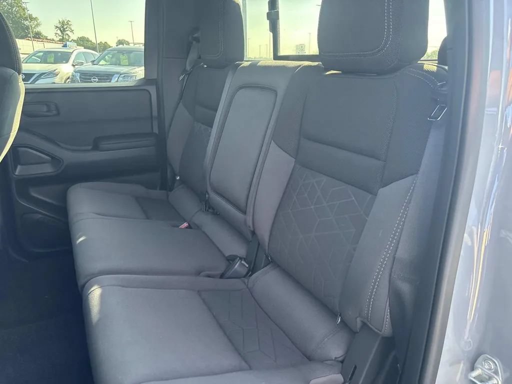 Used 2026 Nissan Frontier SV w/ All-Weather Content Package RWD image 18