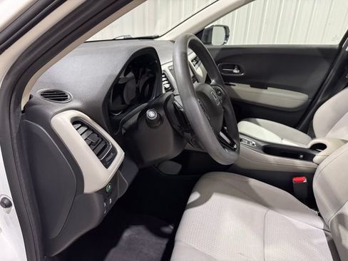 Used 2022 Honda HR-V EX image 11