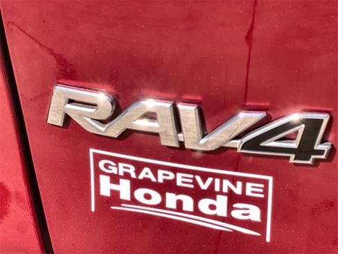 Used 2022 Toyota RAV4 LE image 8