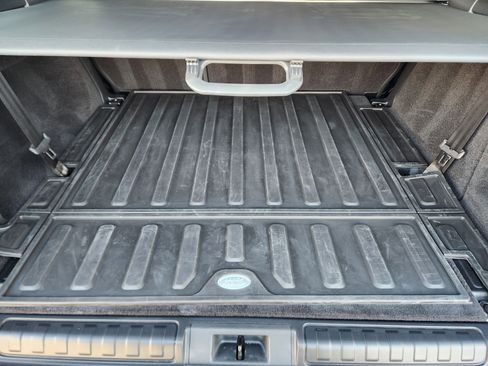 Certified 2025 Land Rover Discovery S image 36