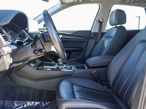 Used 2021 Audi Q5 2.0T Premium w/ Convenience Package AWD/4WD image 18