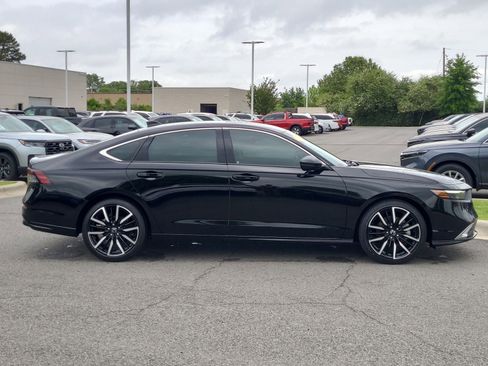 Certified 2023 Honda Accord Touring image 2