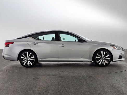 Used 2020 Nissan Altima 2.5 SR image 2