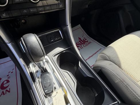 Used 2019 Subaru Ascent Premium image 25