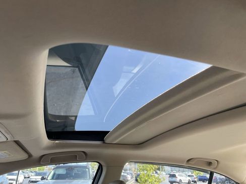 Used 2017 Honda Accord EX-L image 9