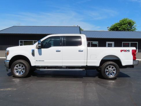 Used 2018 Ford F250 XLT w/ XLT Premium Package AWD/4WD image 3