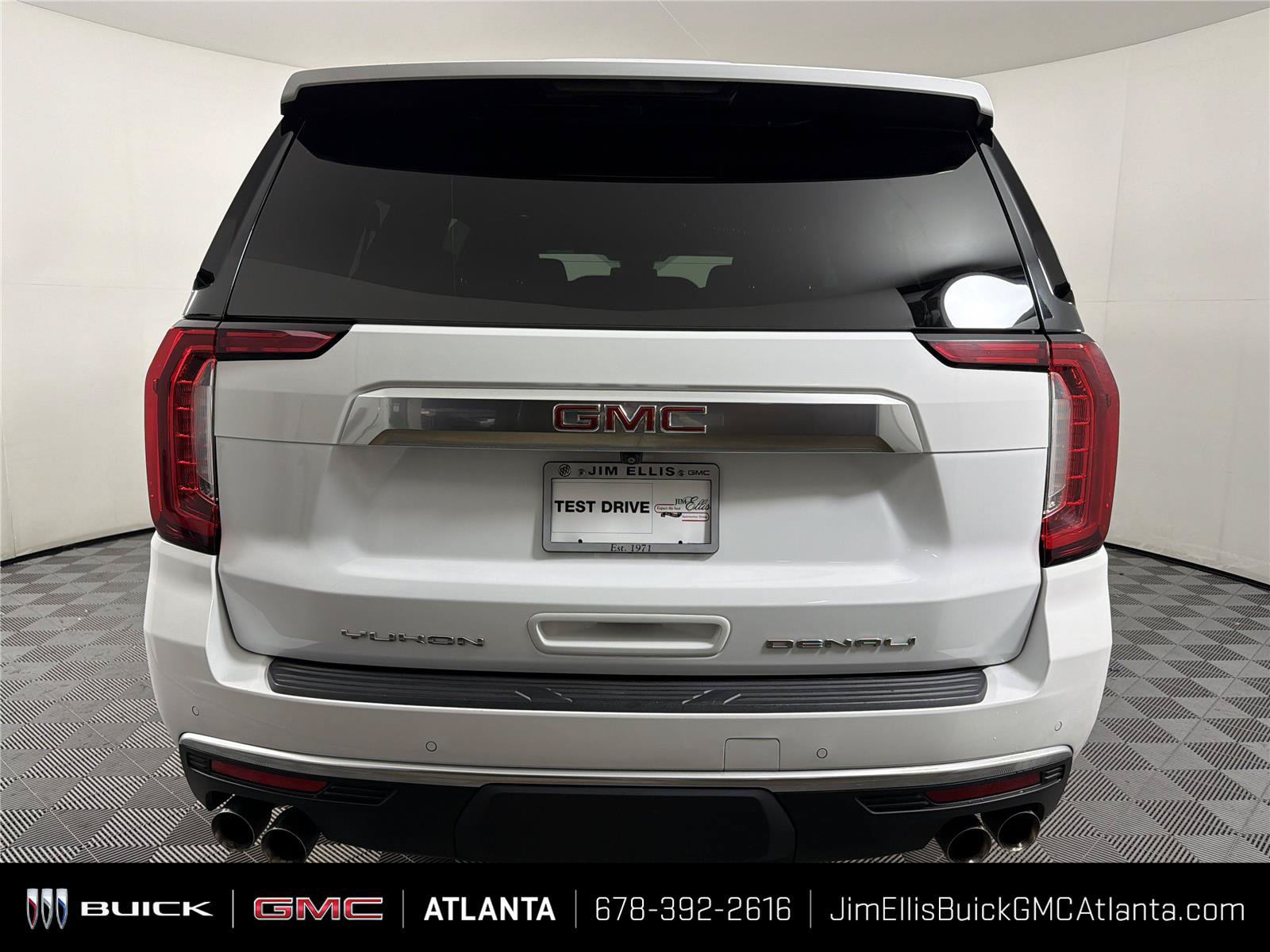 Used 2024 GMC Yukon XL Denali RWD image 5