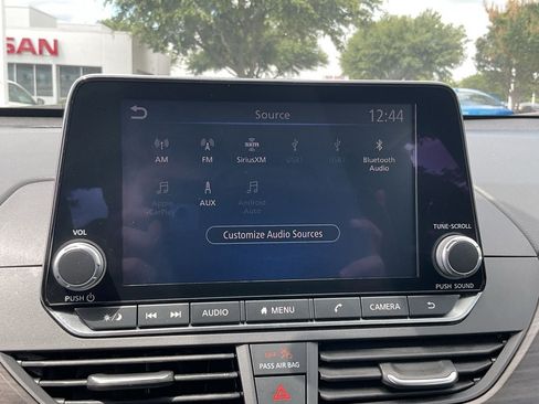Used 2025 Nissan Altima 2.5 SV FWD image 23