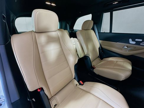 New 2026 Mercedes-Benz GLS 580 4MATIC image 30