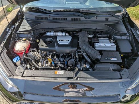 Used 2021 Hyundai Kona Limited AWD/4WD image 19
