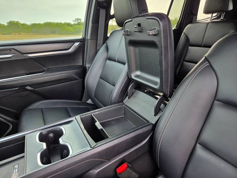 Used 2026 GMC Acadia Elevation w/ Black Edition FWD image 35