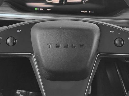 Used 2023 Tesla Model X image 17