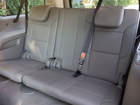 Used 2020 Chevrolet Suburban Premier AWD/4WD image 21