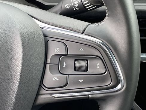 Used 2025 Buick Envista Sport Touring FWD image 13