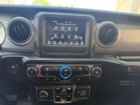 Used 2022 Jeep Gladiator Sport AWD/4WD image 26