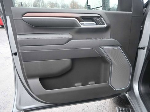 New 2026 GMC Sierra 2500 Denali w/ Denali Reserve Package image 9