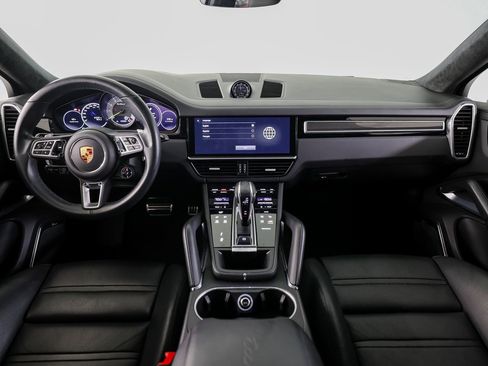 Certified 2022 Porsche Cayenne Turbo S image 25