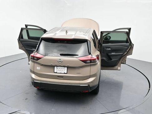 Used 2025 Nissan Rogue SV AWD/4WD image 28