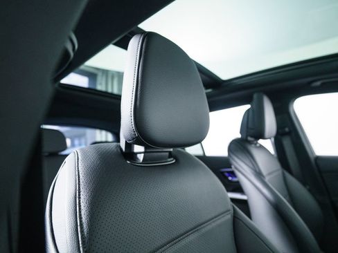 Certified 2025 Mercedes-Benz GLC 300 4MATIC image 18