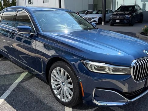 Used 2022 BMW 740i xDrive w/ Premium Package AWD/4WD image 4