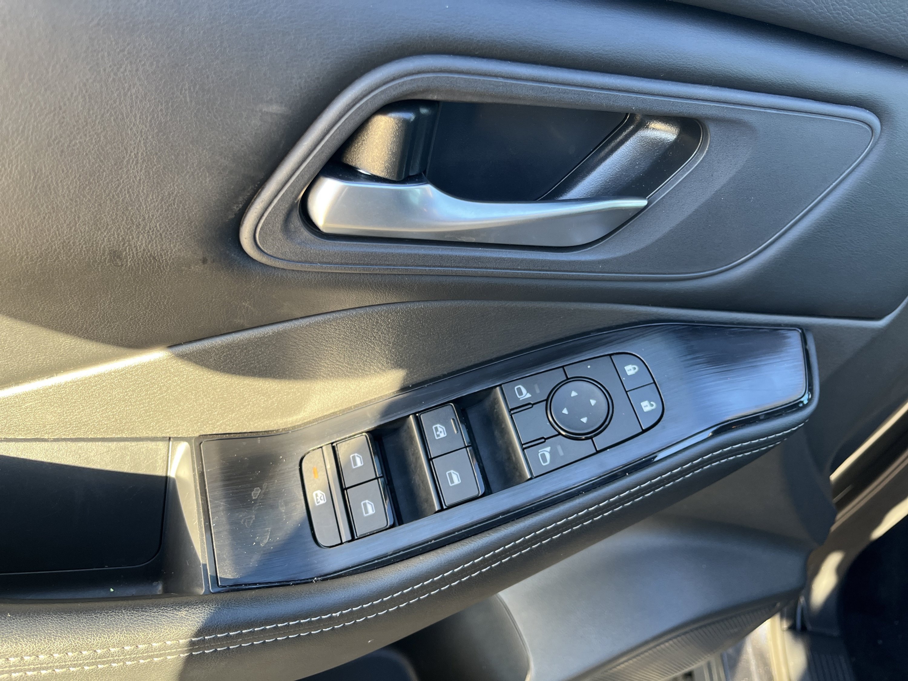Used 2026 Nissan Rogue SV AWD/4WD image 18