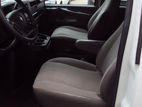 Used 2014 Chevrolet Express 1500 LT w/ LT Preferred Equipment Group AWD/4WD image 18