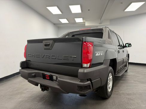 Used 2003 Chevrolet Avalanche 4x4 w/ Suspension Package, Off-Road image 10