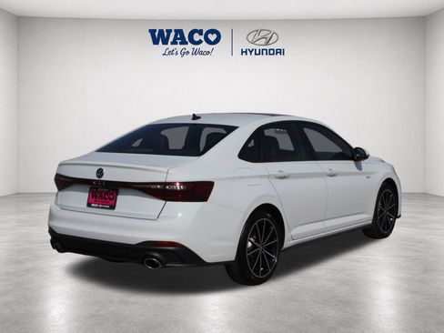 Used 2025 Volkswagen Jetta GLI Autobahn FWD image 8