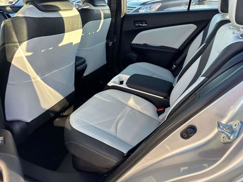 Used 2017 Toyota Prius Prime Premium image 9