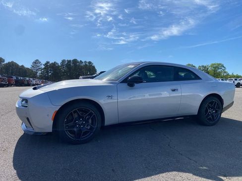 New 2024 Dodge Charger R/T w/ Plus Group image 3
