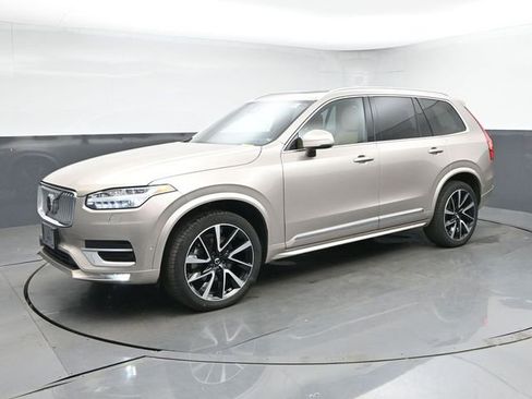 Used 2024 Volvo XC90 B6 Ultimate w/ Protection Package Premier AWD/4WD image 4
