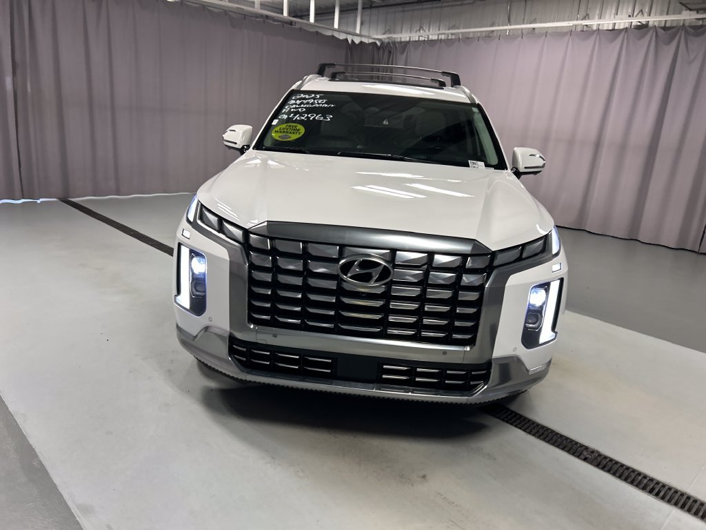 Used 2025 Hyundai Palisade Calligraphy AWD/4WD image 2