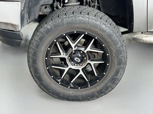 Used 2013 GMC Sierra 1500 SLE w/ Power Tech Package image 8