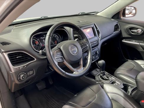 Used 2020 Jeep Cherokee Latitude Plus FWD image 16