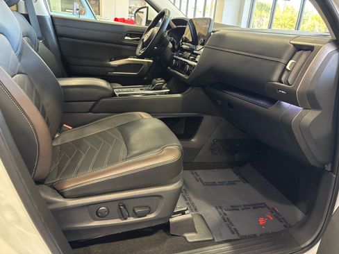 Used 2024 Nissan Pathfinder Platinum w/ Cargo Package image 24