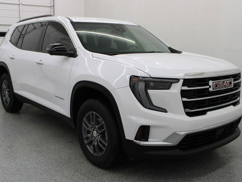 Used 2025 GMC Acadia Elevation image 4